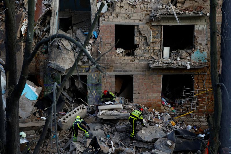 Ataques russos na região de Kiev deixam 10 mortos e dezenas de feridos, diz Ucrânia