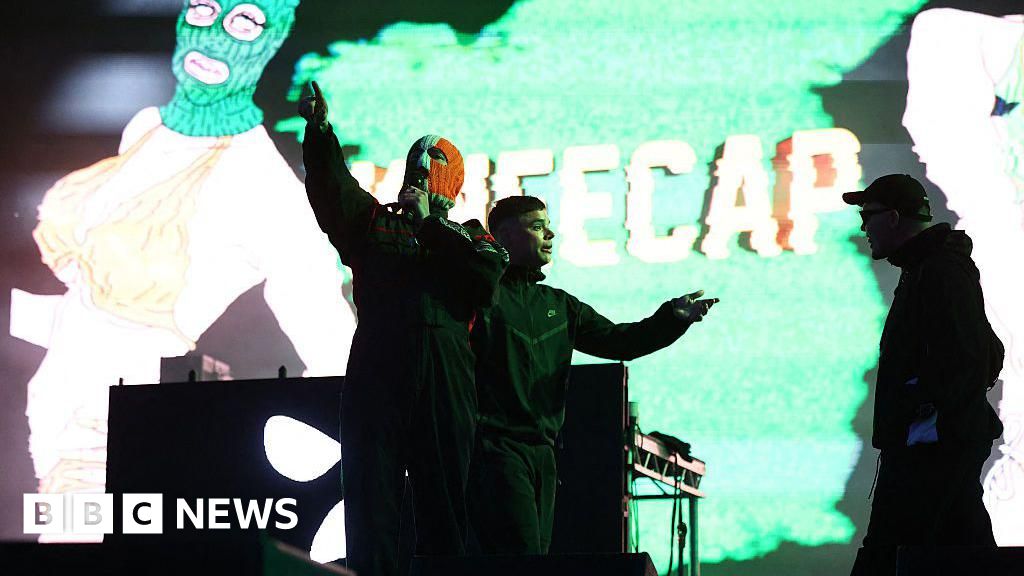 BBC Confirmar o conjunto de Kneecap será transmitido sob demanda