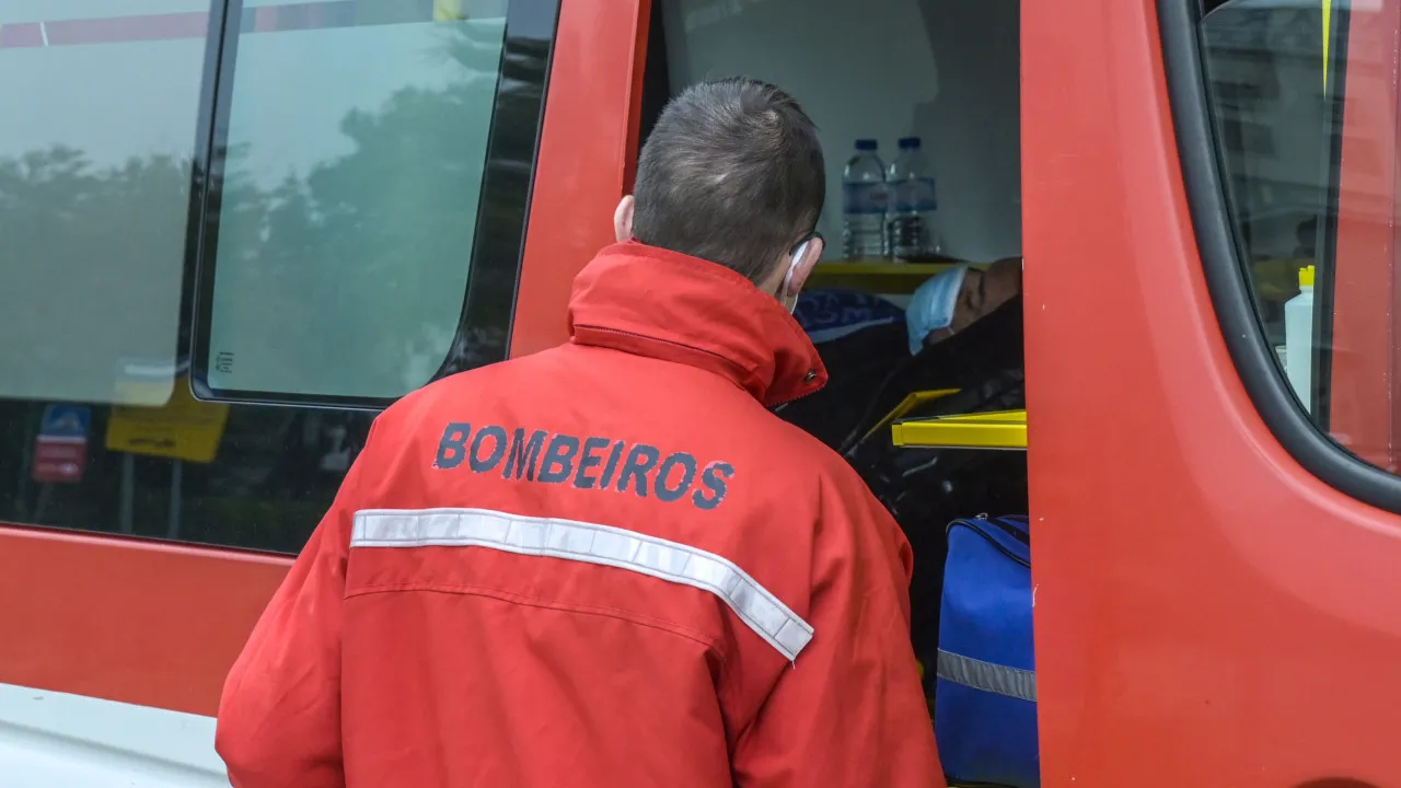 Bombeiros? "Dezenas de Ambulânias" operam "FORA DA LEI"