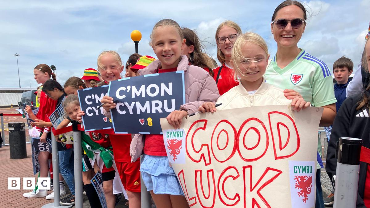 Cefnogwyr o Gaerdydd
