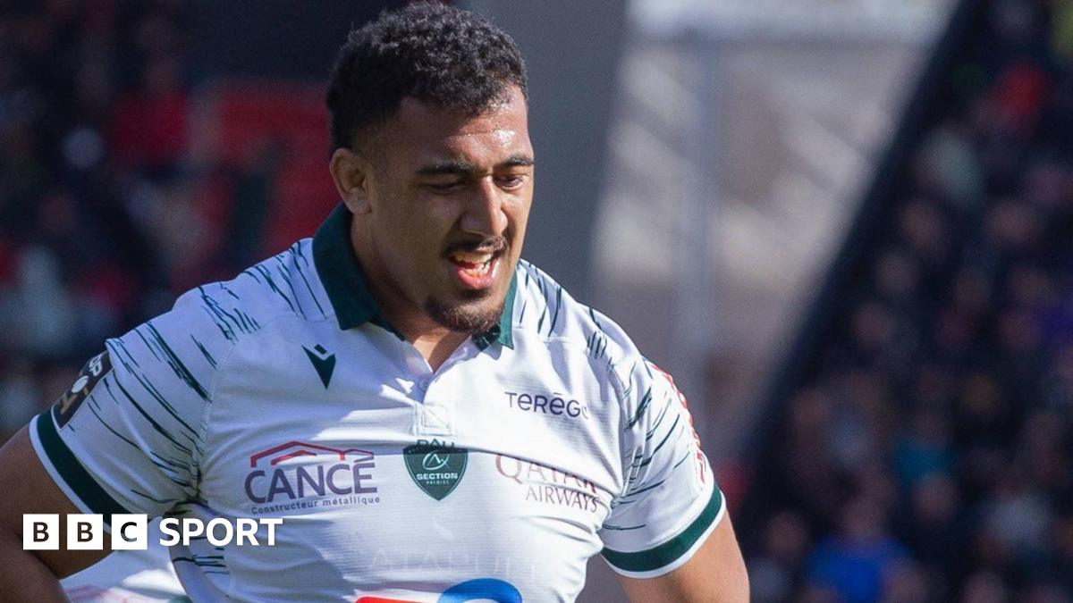 Carwyn Tuipulotu draws breath