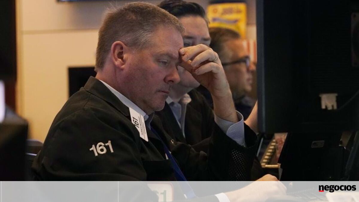 Conflito no Médio Oriente Deixa Wall Street No Vermelho. Dow Perde Quase 2% - bolsa