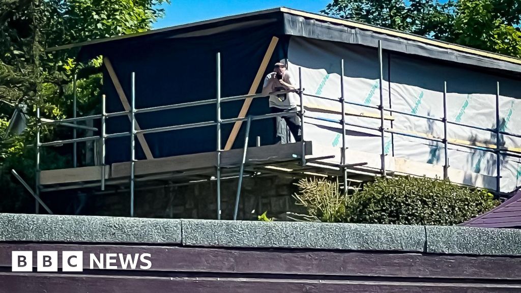 Conwy Airbnb anfitrião ordenado a derrubar a 'Torre de Vigia da Prisão'