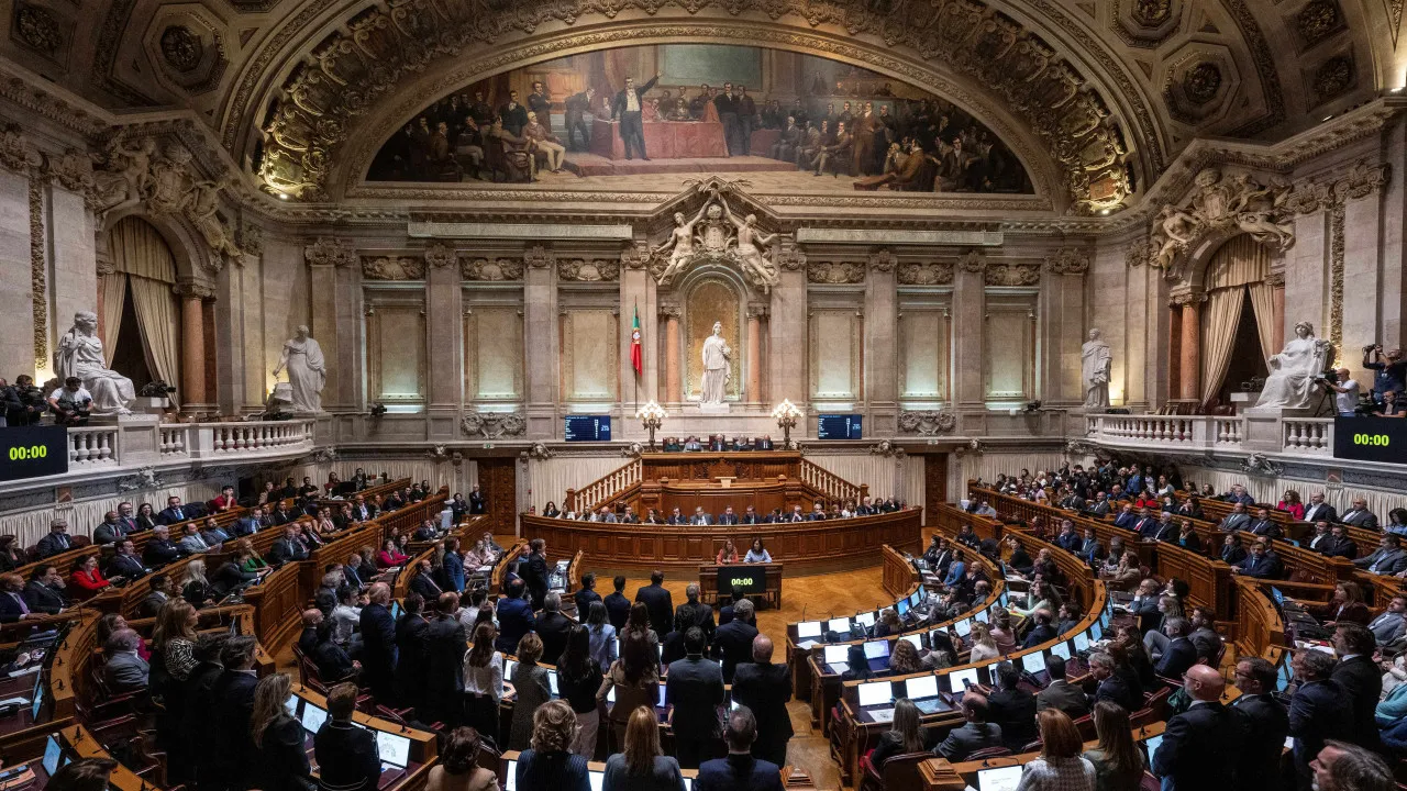 Direita Chumba Proporta de Inquérito Parlamento do Livre