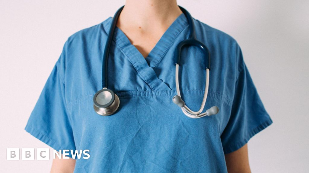 Educação da equipe para usar câmeras corporais para combater o abuso