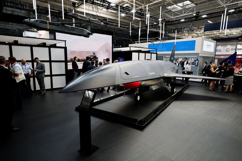 Fabricantes de drones lutam pelo domínio do ar com aeronaves "wingmen"