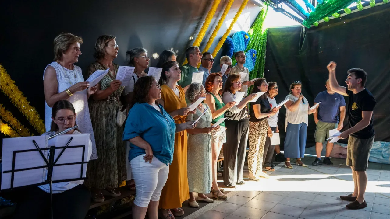 Feira te tem marchas com 350 pesoas que pagam "brio bairrista" com verbas