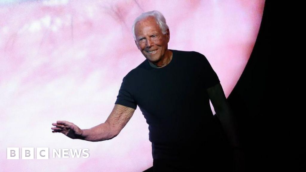 Giorgio Armani para Miss Milan Fashion Week pela primeira vez