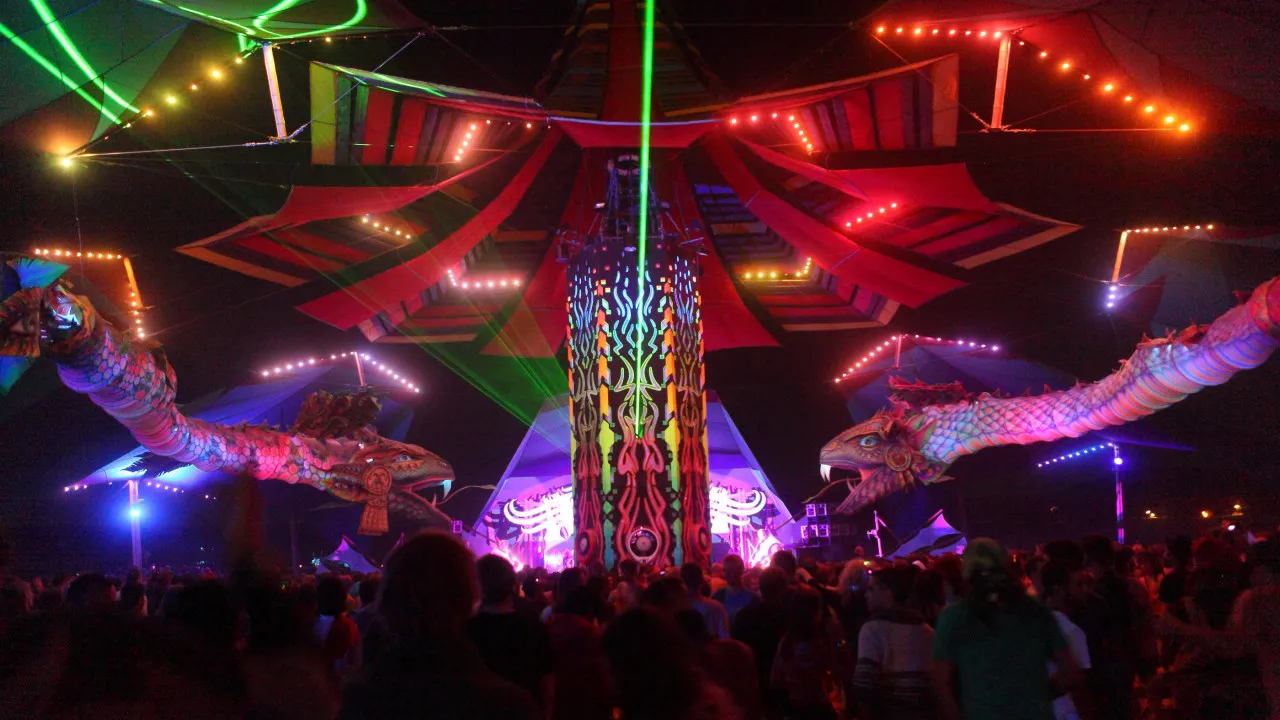 Grupo PlaneAva Envenenar Israelitas No Boom Festival