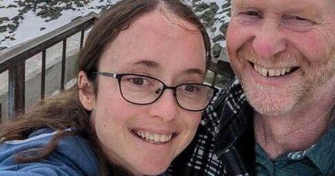 Hiker encontrado morto, sua filha ainda desapareceu no alto do Maine ...