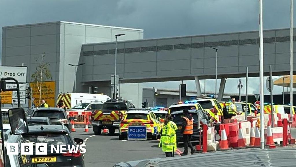 Homem magoado no incidente do estacionamento do aeroporto