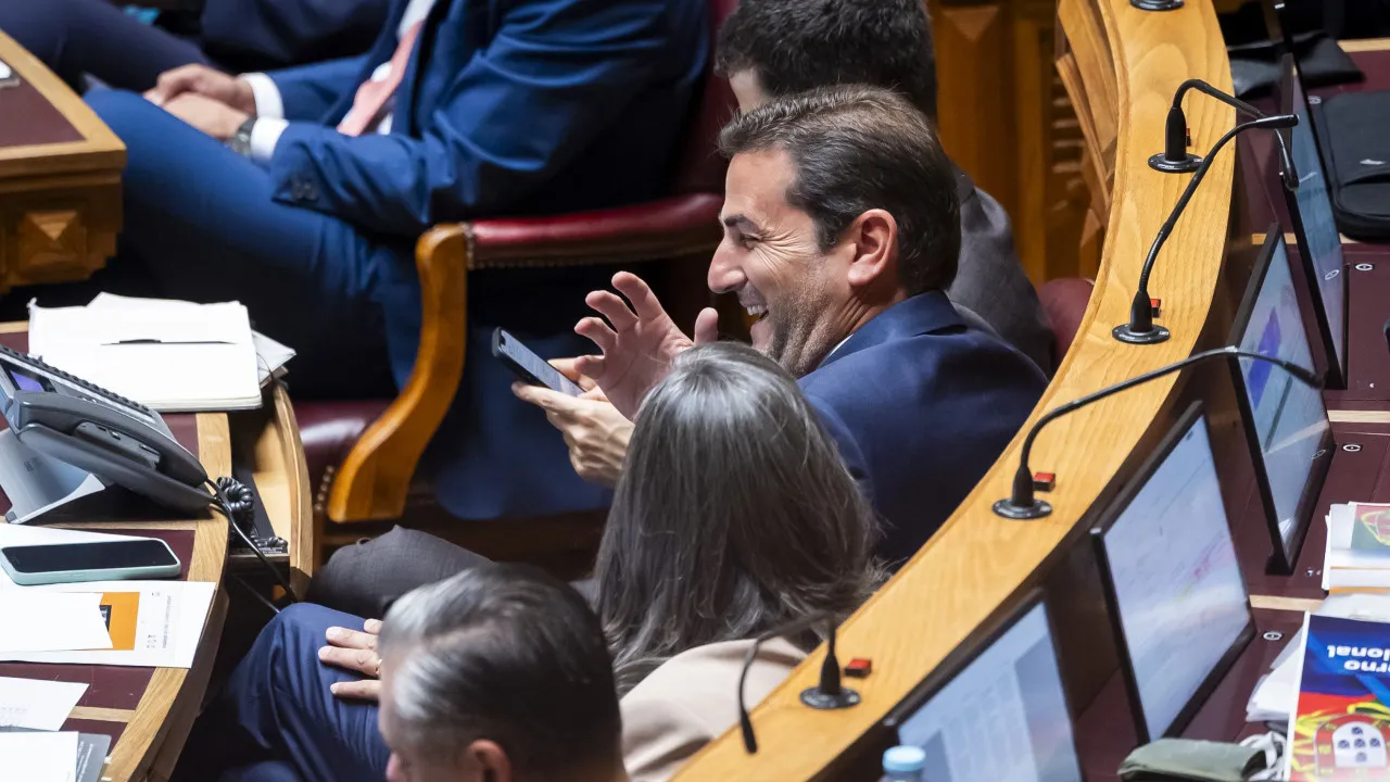 Hugo Soares propõe quatro Novos 'vices' da bancada do psd