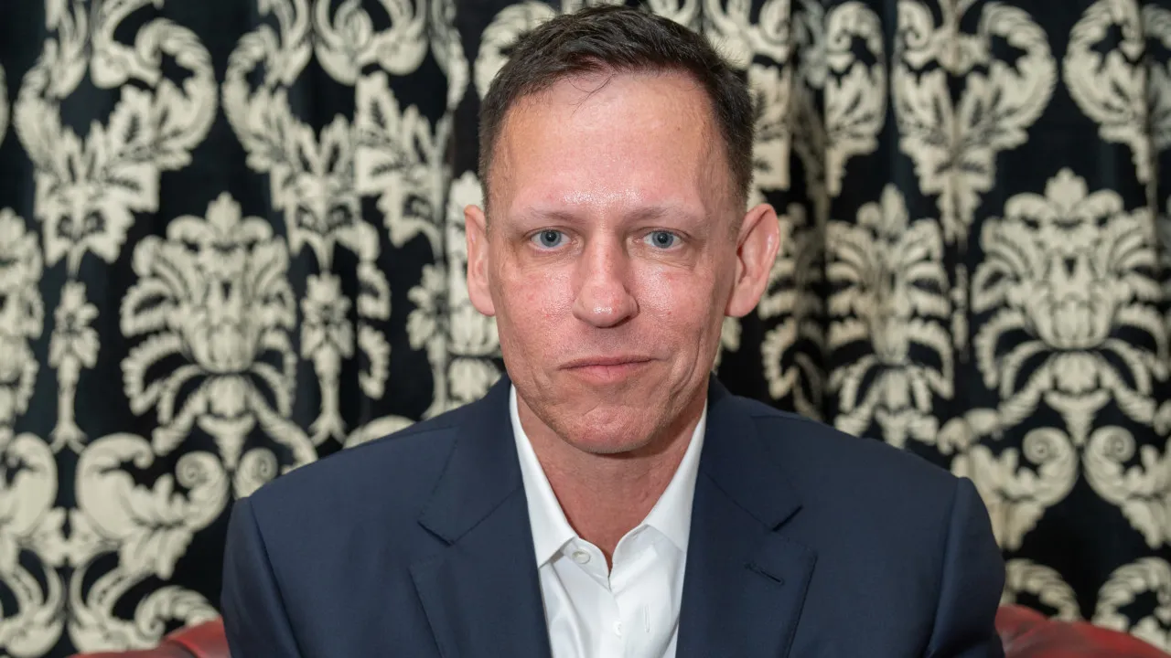 "Ia não acabará com estagnação" na Tecnologia, afirma Peter Thiel