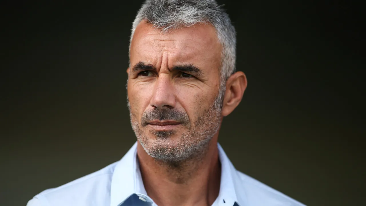 Ivo Vieira Sucule a Luís Pinto No Tondela