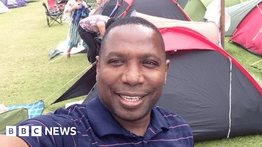 Kent Man continua a tradição anual da fila de Wimbledon por 33º ano