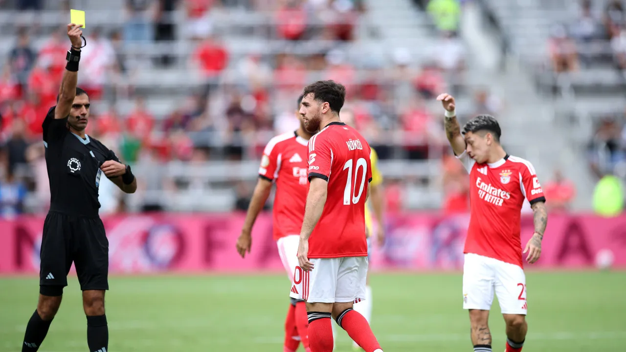 Lenda do Benfica Dispara Contra Orkun Kokçu: "São semper os medíocres"