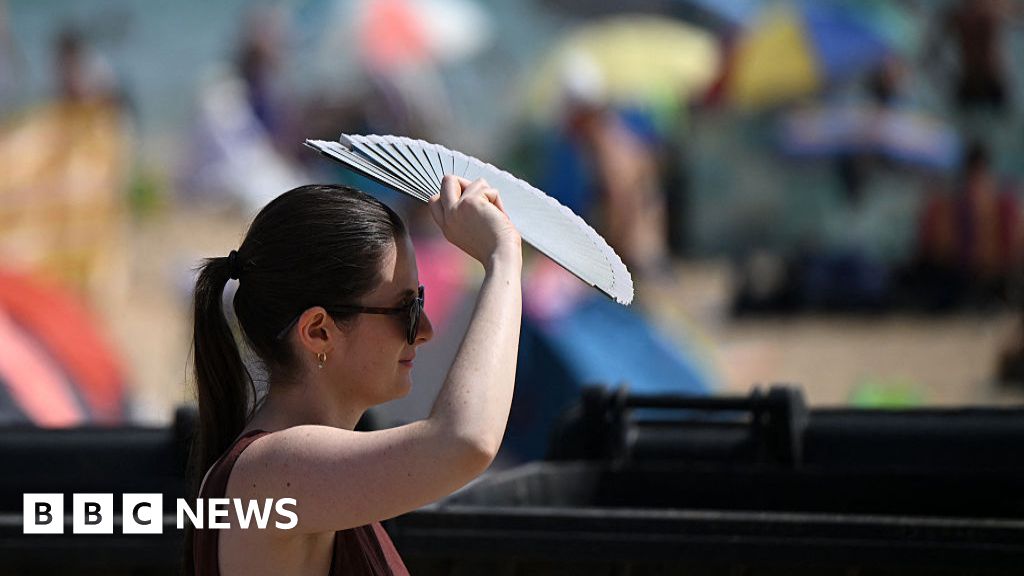 Londres atinge 31c para o segundo dia, enquanto o UK Heatwave Builds