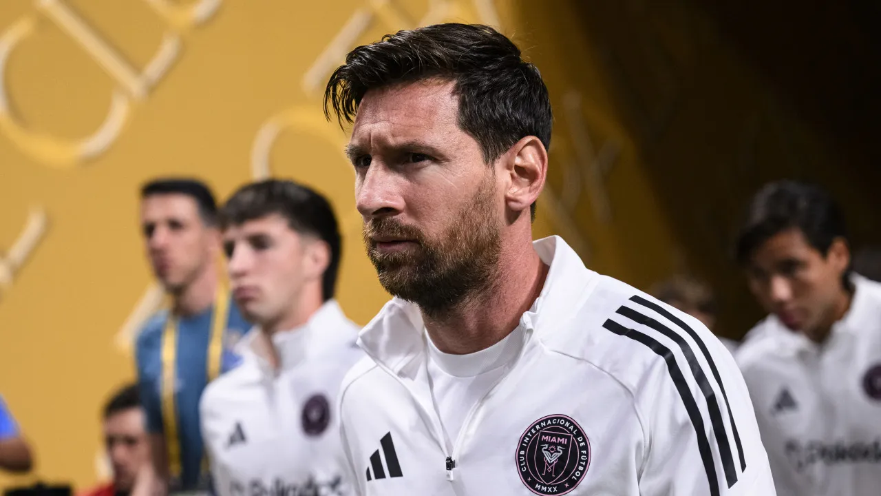 Messi Aborda rivalidade com Cristiano Ronaldo: "Não Somos Amigos, Mas ..."