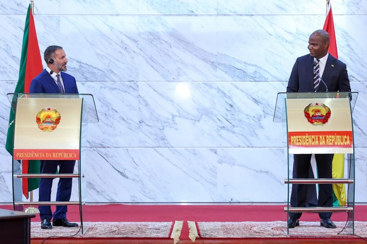 Moçambique e Imamat Ismaili Aprofundam Relações Com Assinatura de um Acordo de Cooperação • Diário Económico