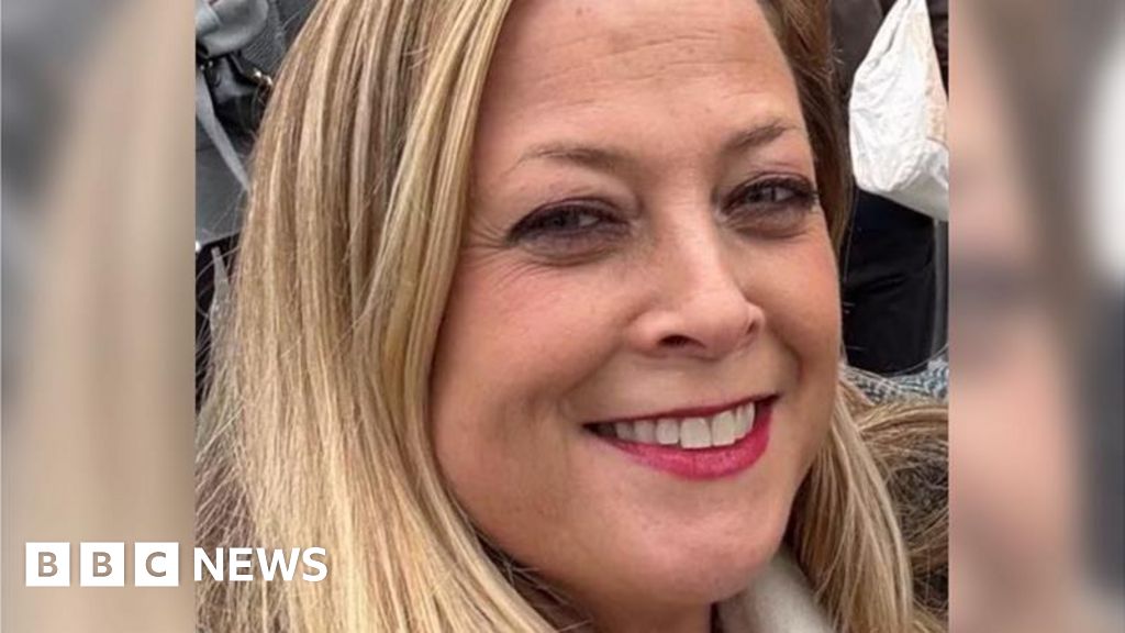 Mulher esfaqueada até a morte antes da explosão de gás nomeada pela polícia