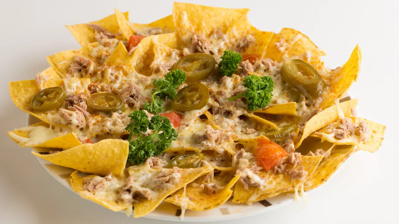 Nachos de atum e milho