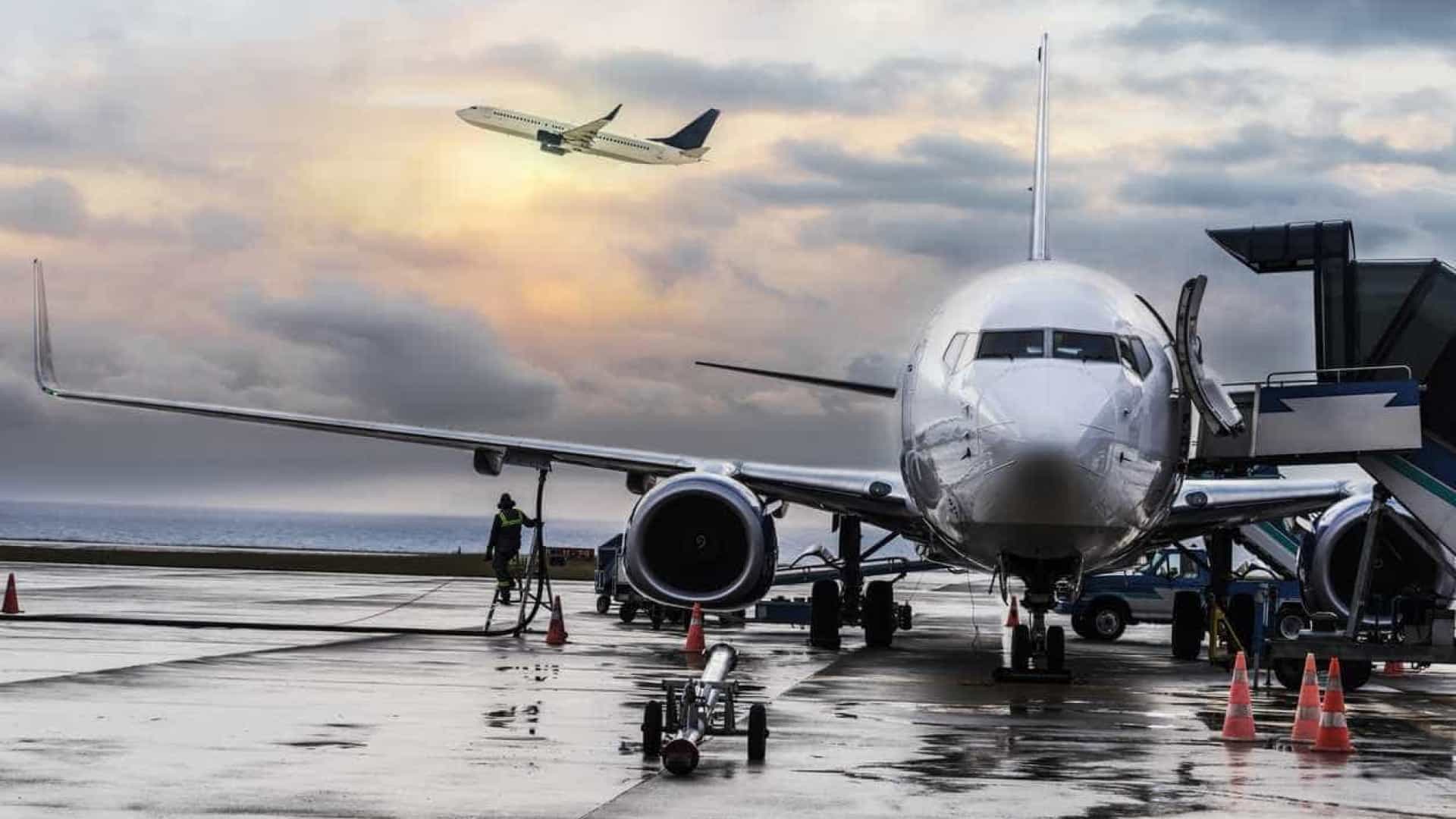 Nova Operadora Aérea Está Retida à Espera de Luz Verde do IACM • Diário Económico