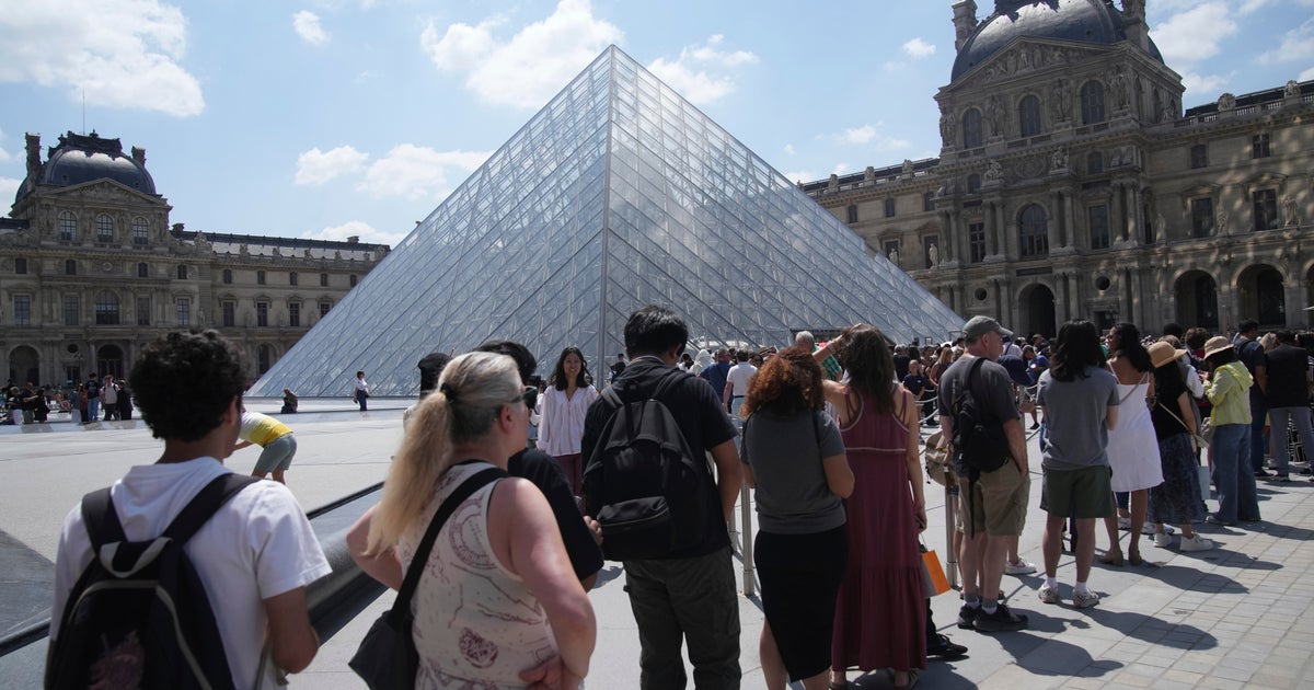 O Louvre em Paris se fecha inesperadamente à medida que a equipe protesta contra ...