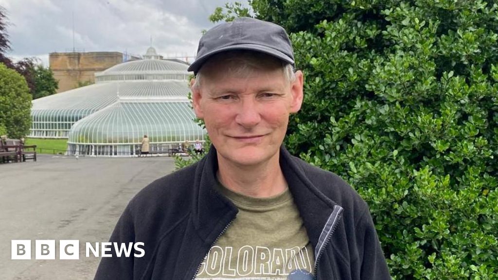 O artista que varreu as ruas de Glasgow por 30 anos