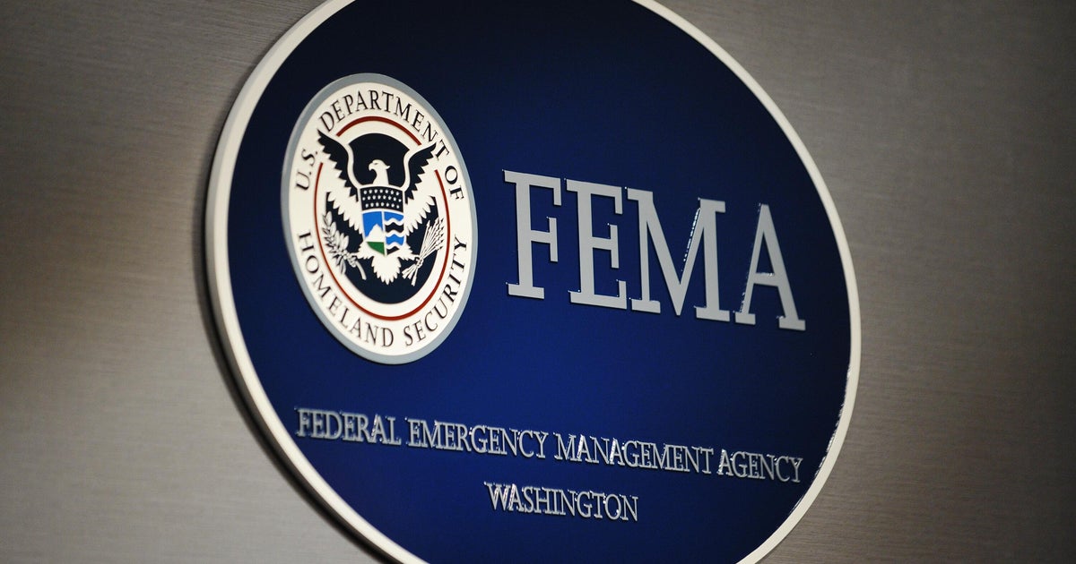O chefe interino da FEMA disse que não estava ciente de que nós tem um furacão ...