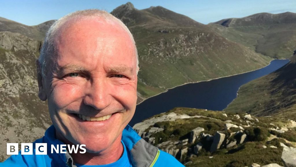 O comentarista de rugby Mark Robson manteve o abuso da escola de gramática de Bangor segredo