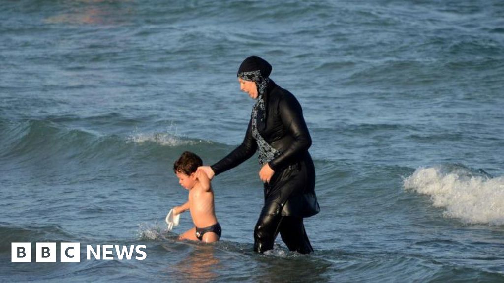 O governo da Síria diz que as mulheres devem usar burkinis em praias públicas
