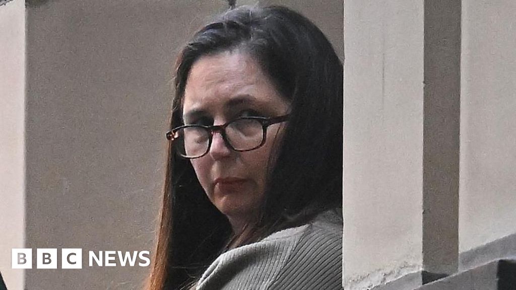 O júri inicia deliberações no julgamento de assassinato de cogumelos