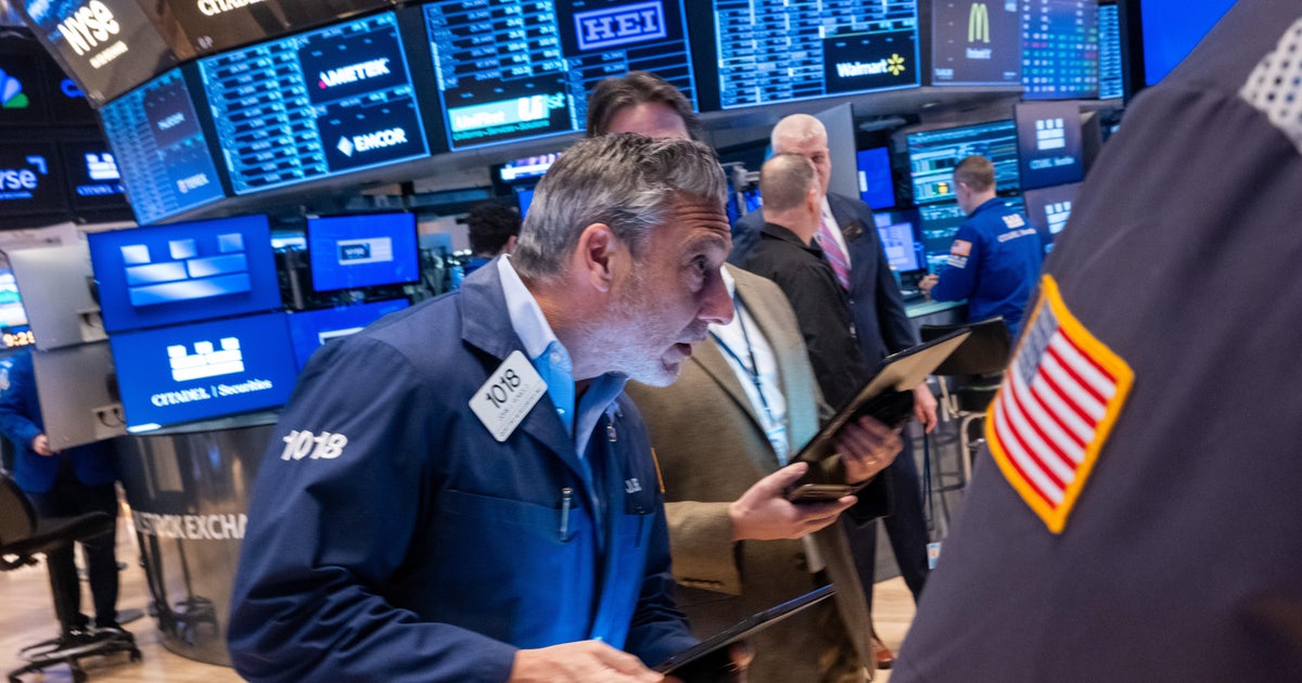 O mercado de ações está chegando a um recorde alto após a crateração em ...
