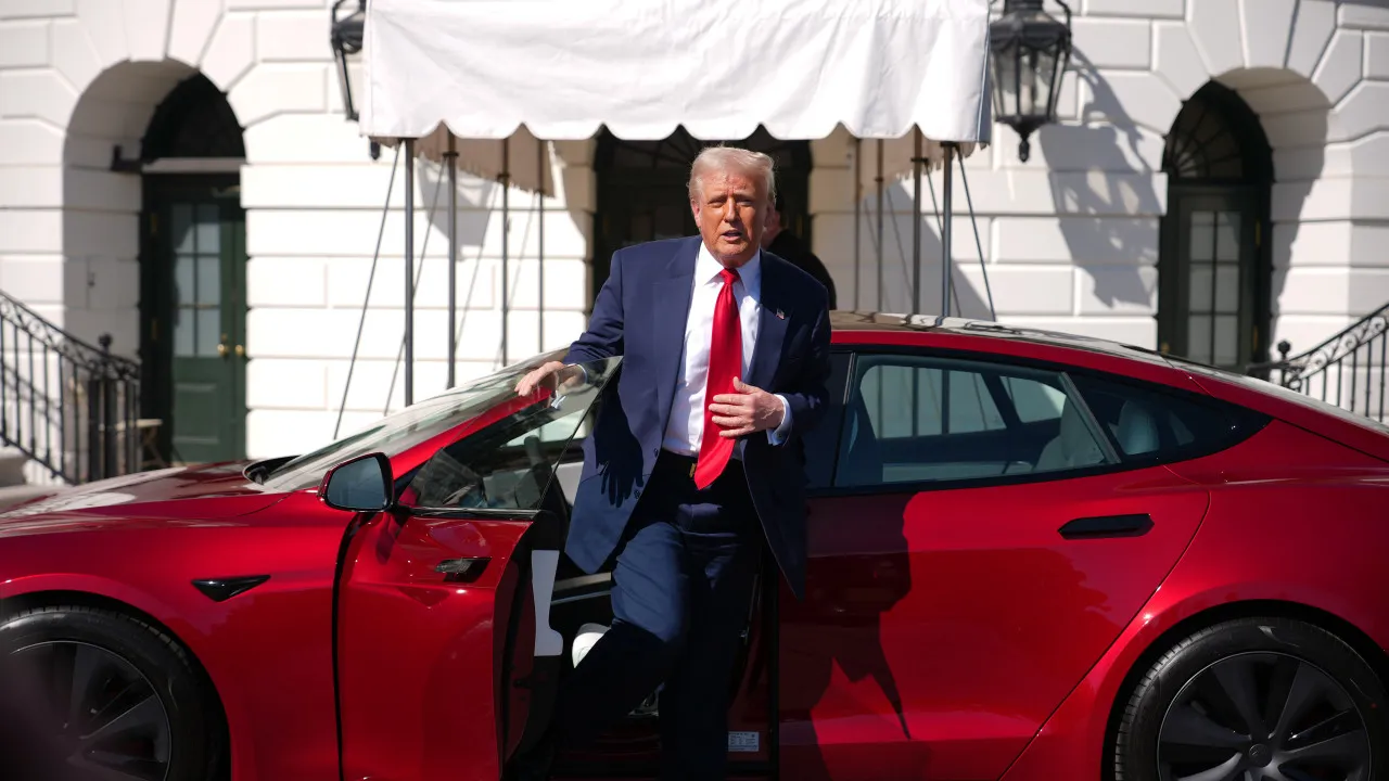 O preço em Portugal do carro que Trump pode vender após 'zanga' com Musk