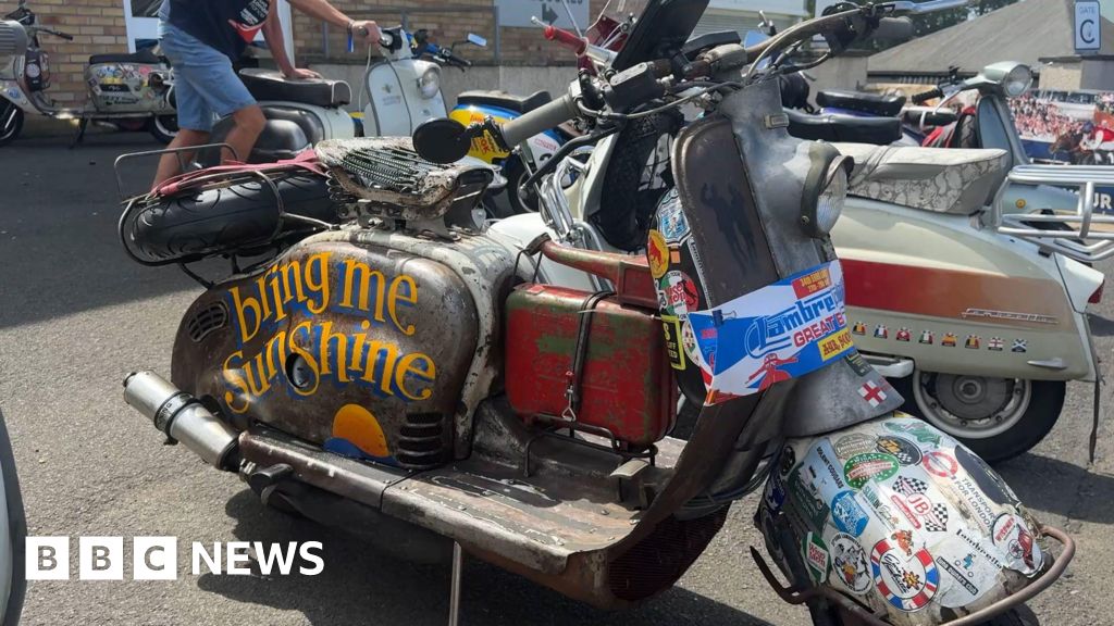 O que poderia ser melhor do que um Lambretta? 1.000 deles em um Jamboree em Ayr