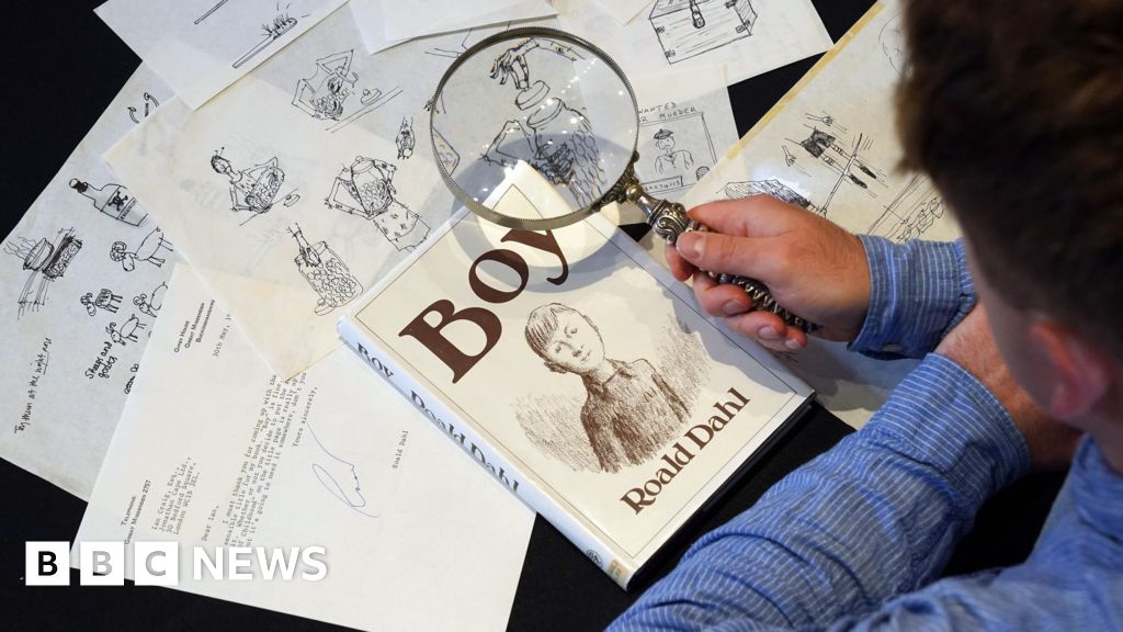 Os esboços originais de Roald Dahl para memórias serem leiloados