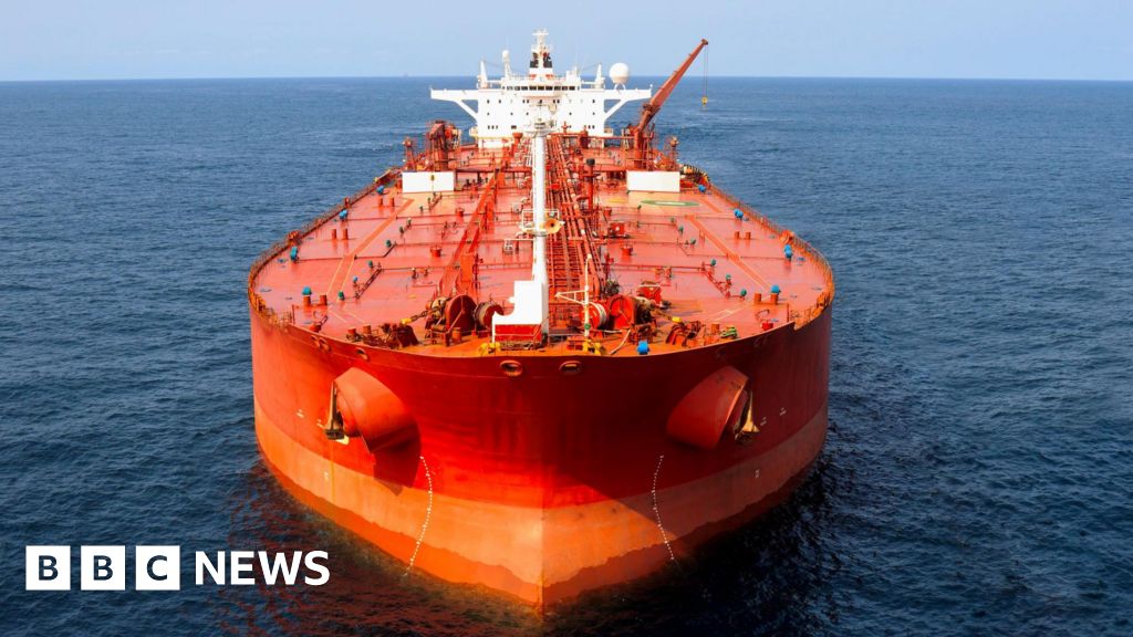 Os preços globais do petróleo voam depois que Israel ataca o Irã