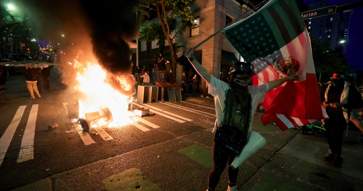Os protestos contra ataques de imigração continuam se espalhando ...
