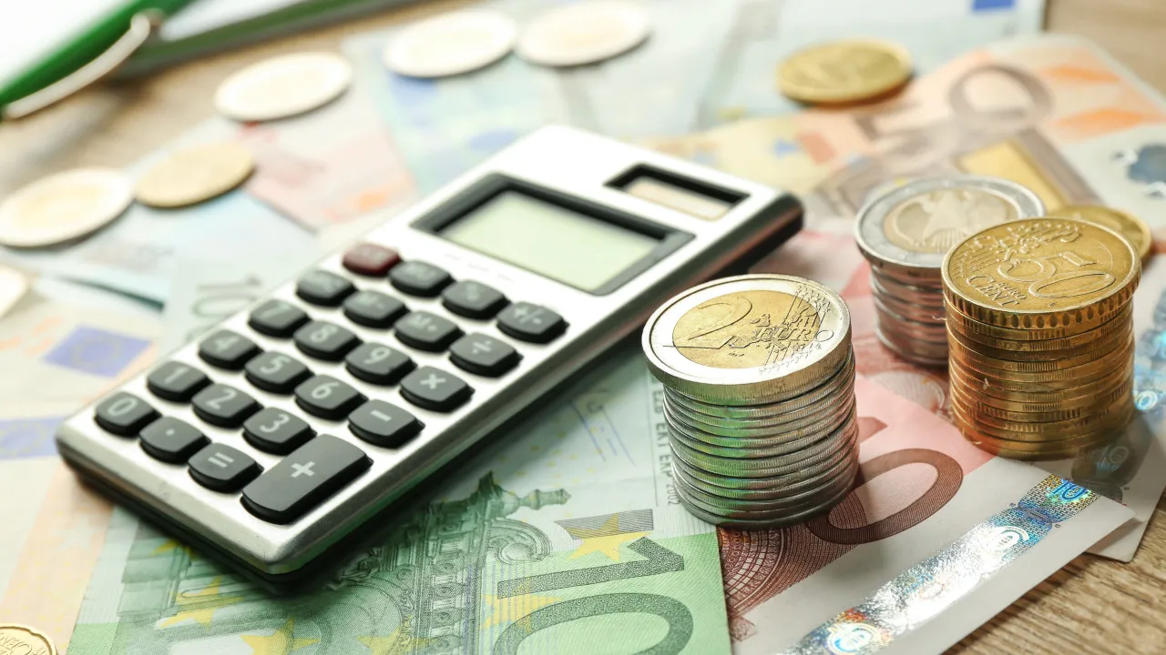 Quanto poupa uma família? E um solteiro ou um reformado?