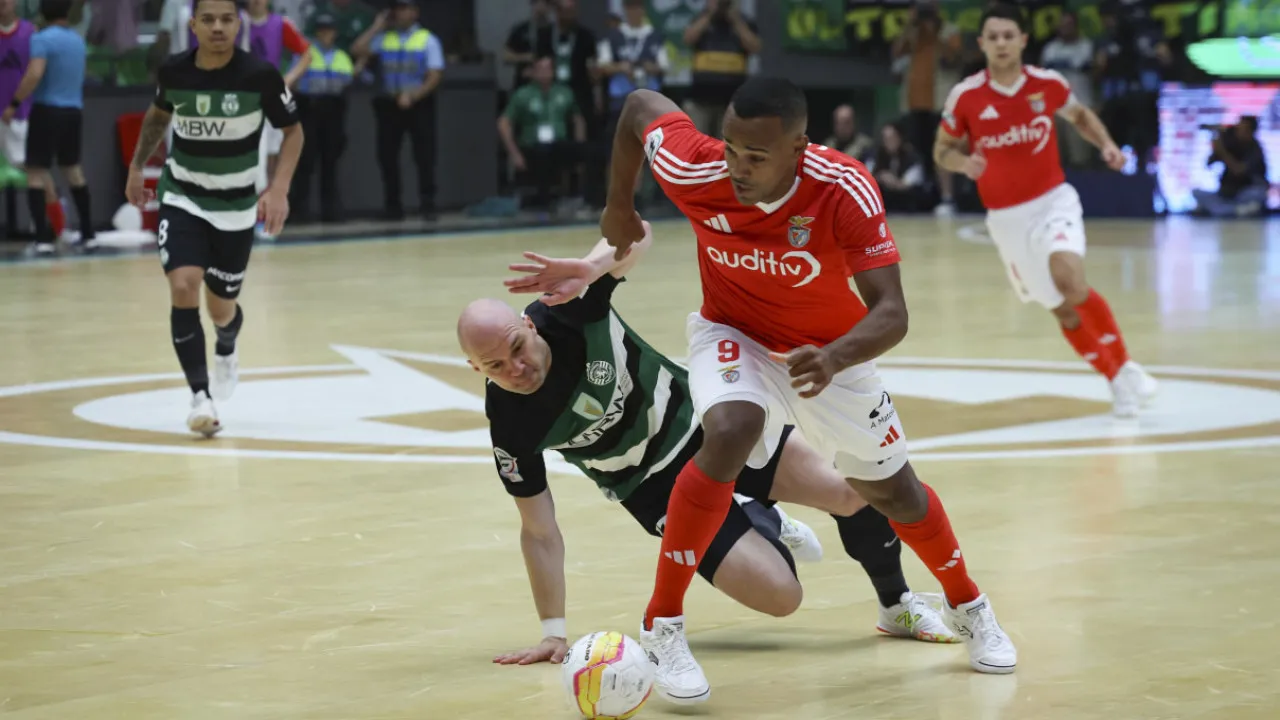 Reviravolta Épica. Benfica Solta o Grito de Campeão à Custas do Sporting