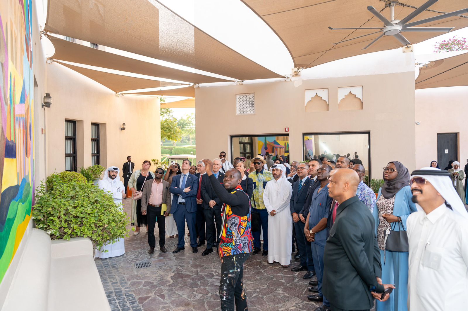 Sebastião coana expõe “ecos da terra” na galeria katara no Qatar