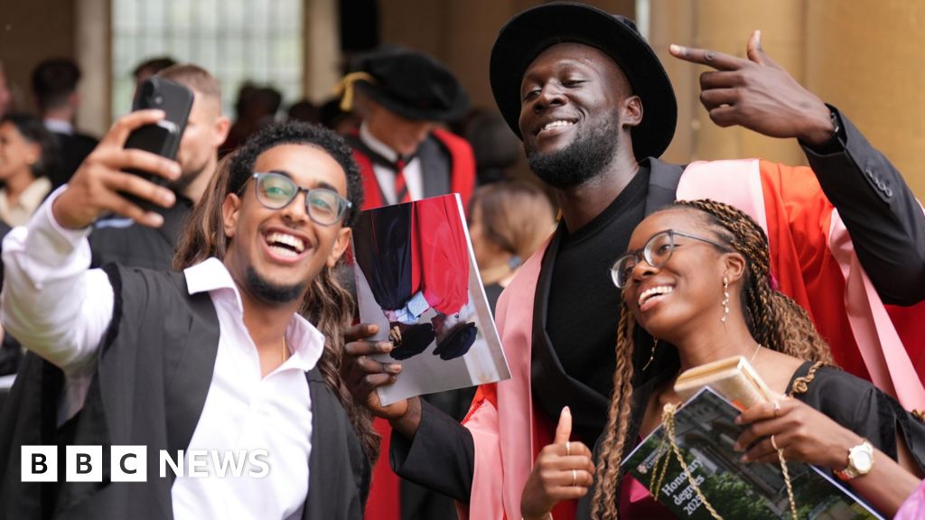 Stormzy recebe doutorado pela Universidade de Cambridge