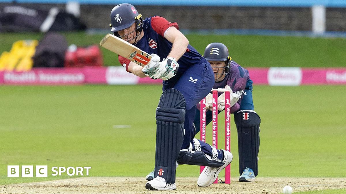 Zak Crawley batting for Kent