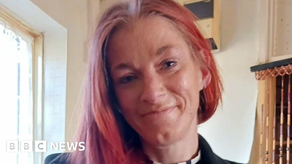 Terceira pessoa presa em busca por uma mulher de Coventry desaparecida