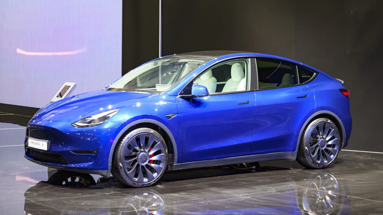 Tesla faz primeira entrega totalmente autónoma de um carro no mundo
