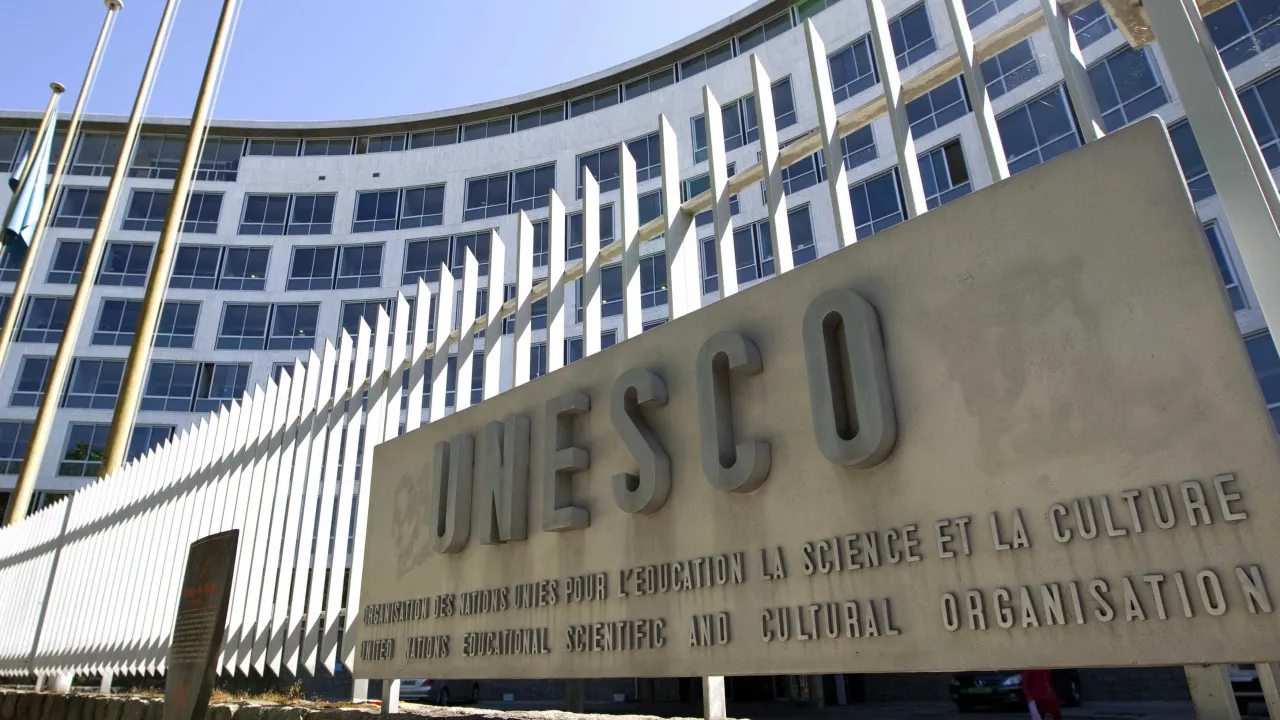 UNESCO PEDE FINALIANTO PARA OCEANOS E MOBILIZAÇÃO CIENTÍÍFICA Mundial