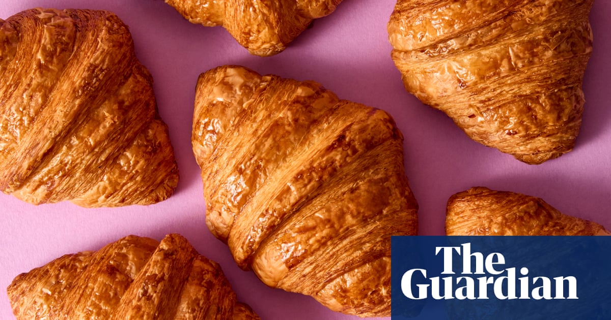 'Um roubo absoluto': croissants de supermercado, provados e classificados por Felicity Clake | Pastelaria