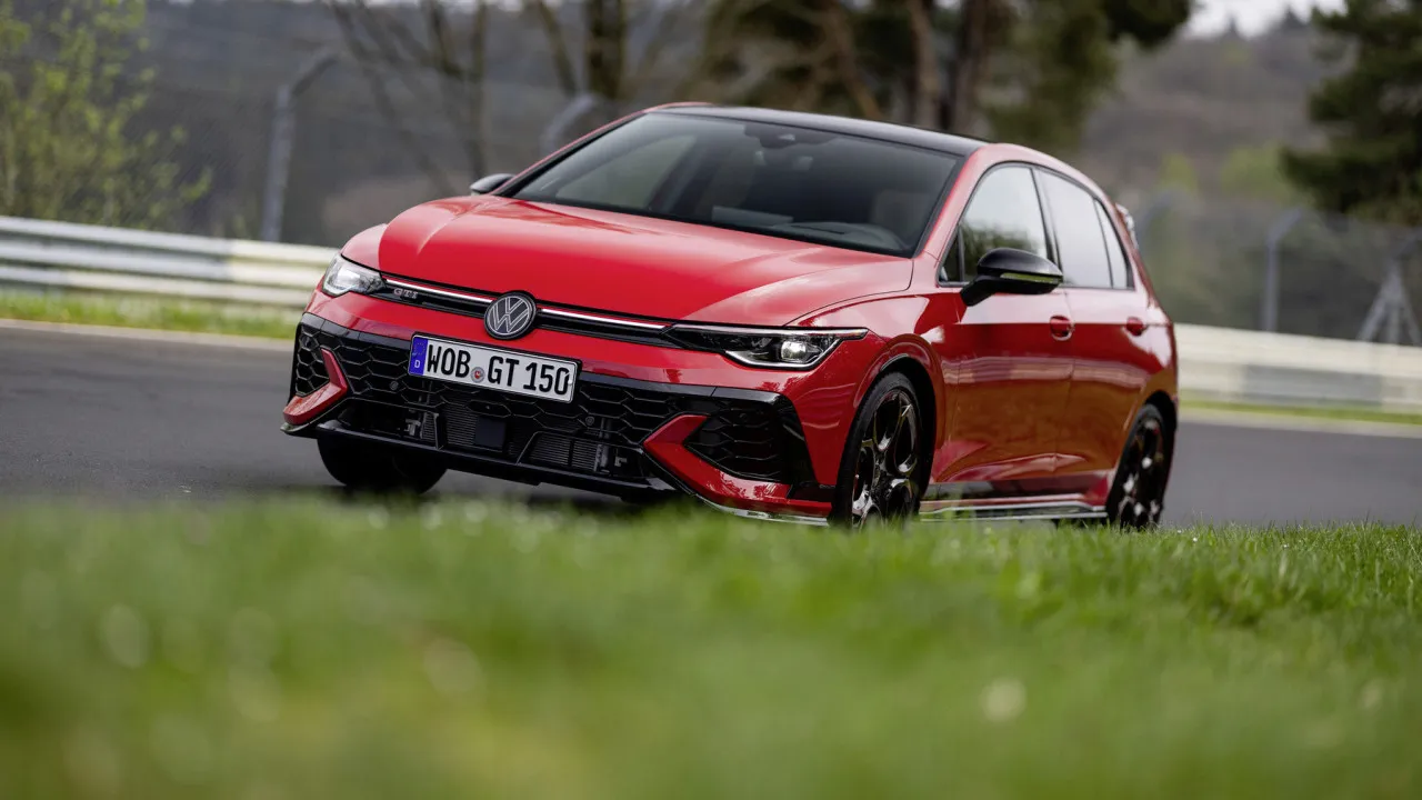 Volkswagen apresenta Golf GTI Edition 50, o mais potente de sempre