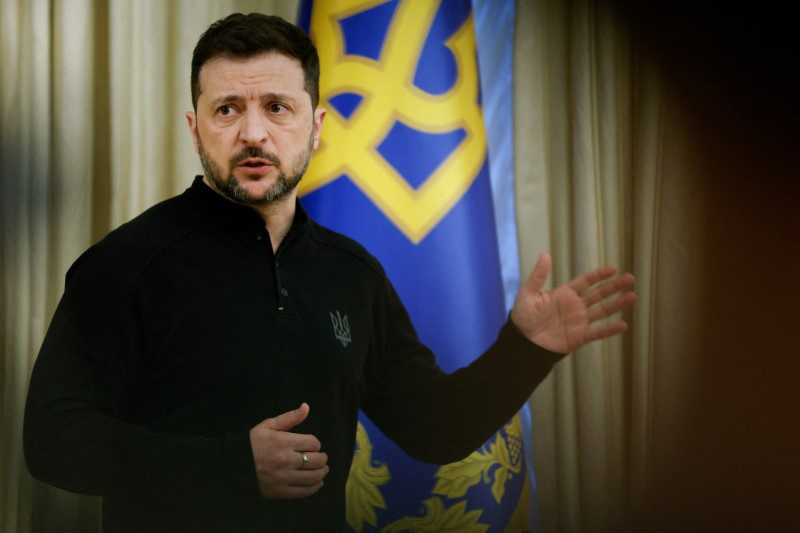 Zelenskiy diz que defesa do Irã pela Rússia mostra necessidade de endurecer as sanções
