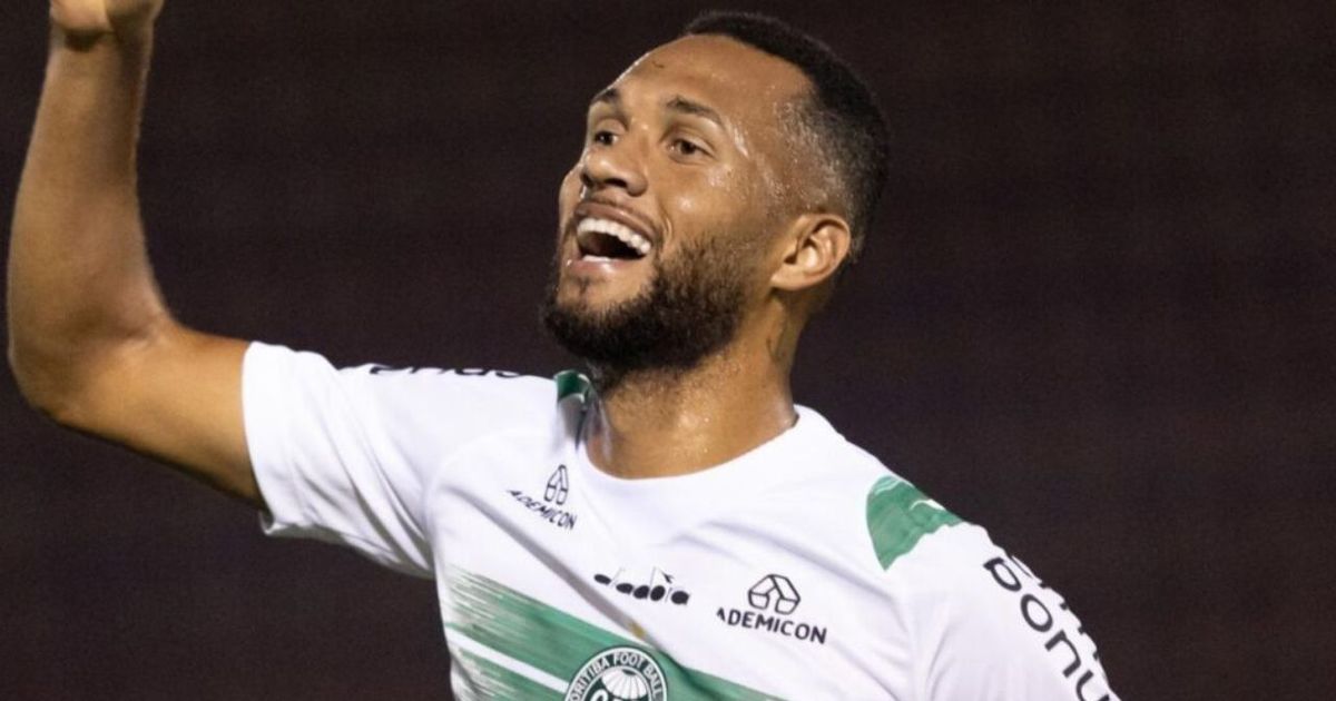 Atacante do Coritiba DeSencanta e Sonha com Artilharia da Série B